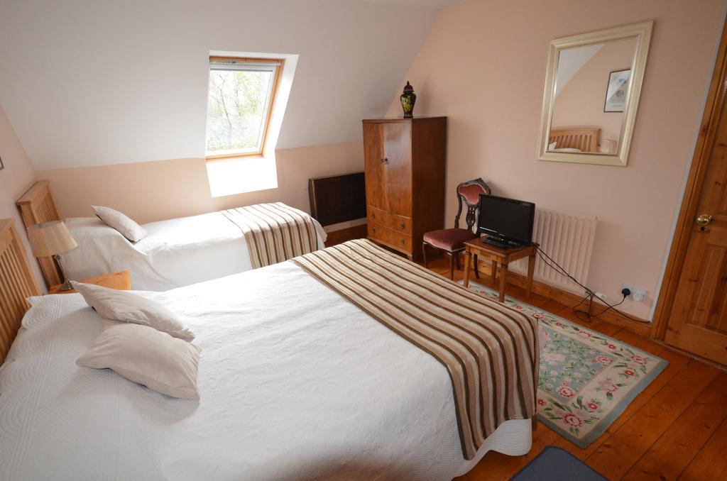 Camillaun Lodge With Lough Corrib Boat Hire Oughterard Habitación foto