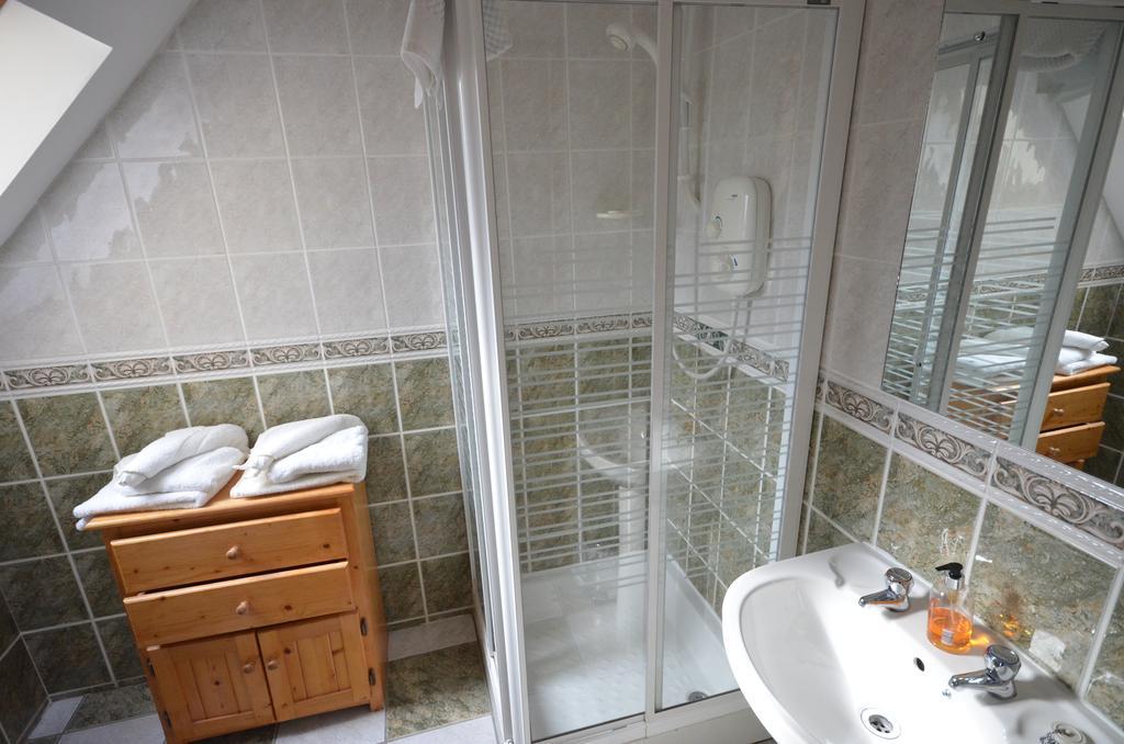 Camillaun Lodge With Lough Corrib Boat Hire Oughterard Habitación foto
