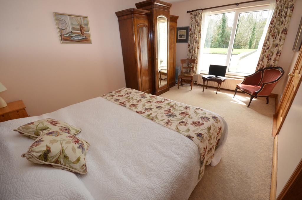 Camillaun Lodge With Lough Corrib Boat Hire Oughterard Habitación foto